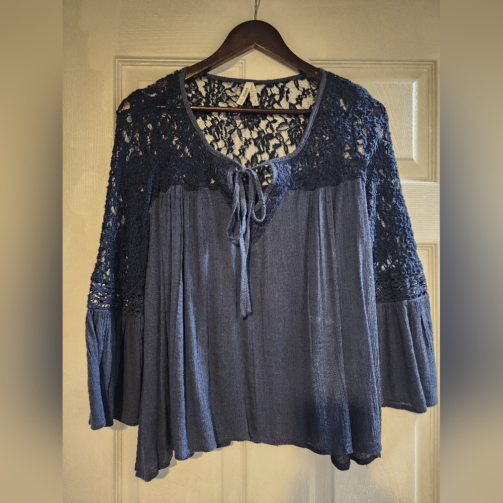 Mudd navy blue top